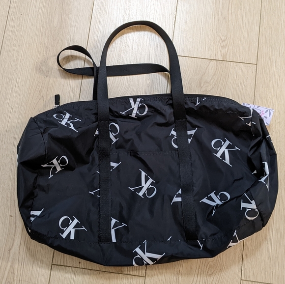 Calvin Klein Duffel bag - Picture 1 of 3